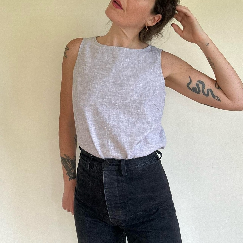 Linen sleeveless tank top. Size XS